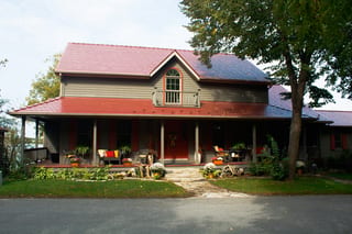 Interlock Aluminum Slate Metal Roofing – Tile Red | Kingston, ON (Side elevation)