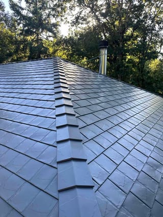 Interlock Aluminum Slate Metal Roofing – Musket Grey | Eugene, OR