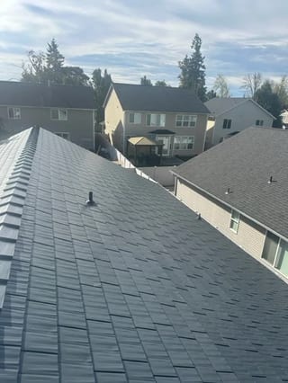 Interlock Aluminum Cedar Shingle Metal Roofing – Deep Charcoal | Battle Ground, WA (Full roof overview)
