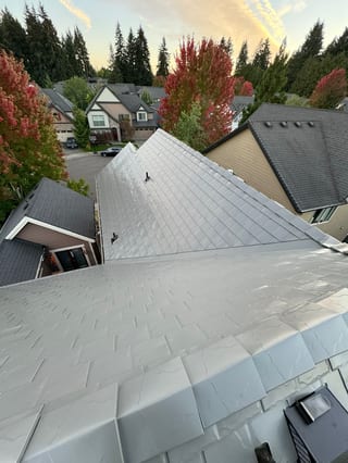 Interlock Aluminum Slate Metal Roofing – Musket Grey | Vancouver, WA