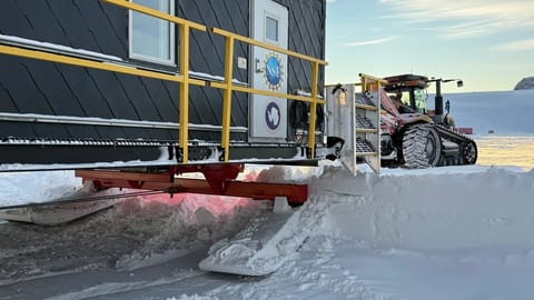 Interlock aluminum roofing on an Antarctic research station module