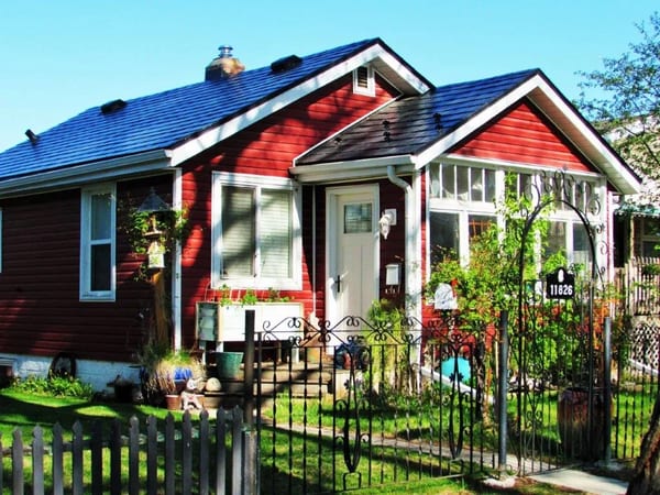 Interlock Aluminum Slate Metal Roofing – Black | Edmonton, AB (Front elevation)