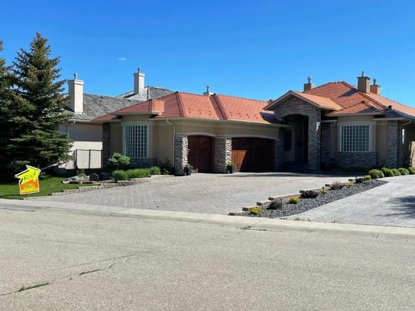 Interlock Aluminum Cedar Shingle Metal Roofing – Copper Penny | Cochrane, AB (Street view)