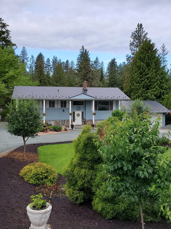 Interlock Aluminum Slate Metal Roofing – Black | Kelowna, BC (Street view)