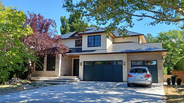 Interlock Aluminum Slate Metal Roofing – Black | Kelowna, BC (Street view)