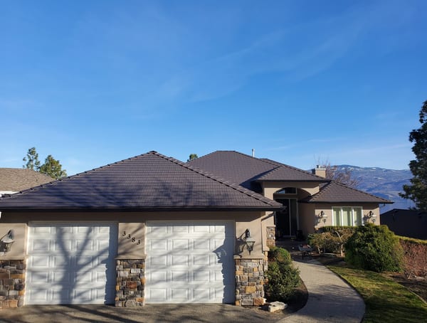 Interlock Aluminum Cedar Shingle Metal Roofing – Tudor Brown | West Kelowna, BC (Street view)
