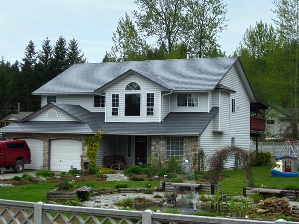 Interlock Aluminum Slate Metal Roofing – Charcoal Grey | Mission, BC (Front-right elevation)