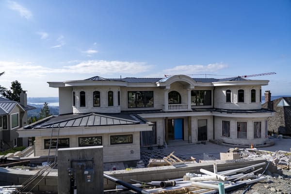 Interlock Aluminum Slate, Standing Seam Metal Roofing – Deep Charcoal | West Vancouver, BC (Front elevation)