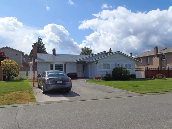 Interlock Aluminum Slate Metal Roofing – Musket Grey | Victoria, BC (Street view)