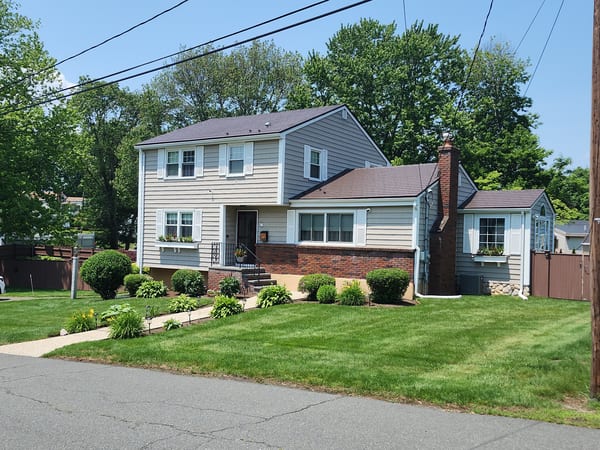 Interlock Aluminum Slate Metal Roofing – Colonial Brown | Saugus, MA (Front-right elevation)