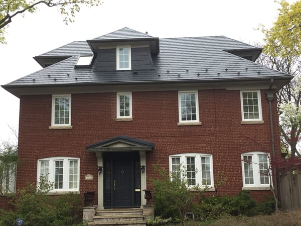 Interlock Aluminum Slate Metal Roofing – Deep Charcoal | Toronto, ON (Front elevation)