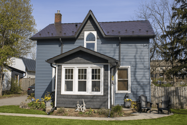 Interlock Aluminum Slate Metal Roofing – Colonial Brown | Campbellville, ON (Side elevation)