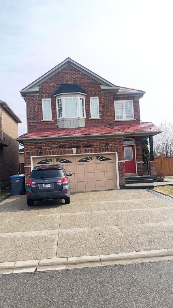Interlock Aluminum Slate Metal Roofing – Tile Red | Mississauga, ON (Front elevation)