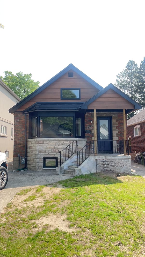 Interlock Aluminum Slate Metal Roofing – Black | Toronto, ON (Front elevation)