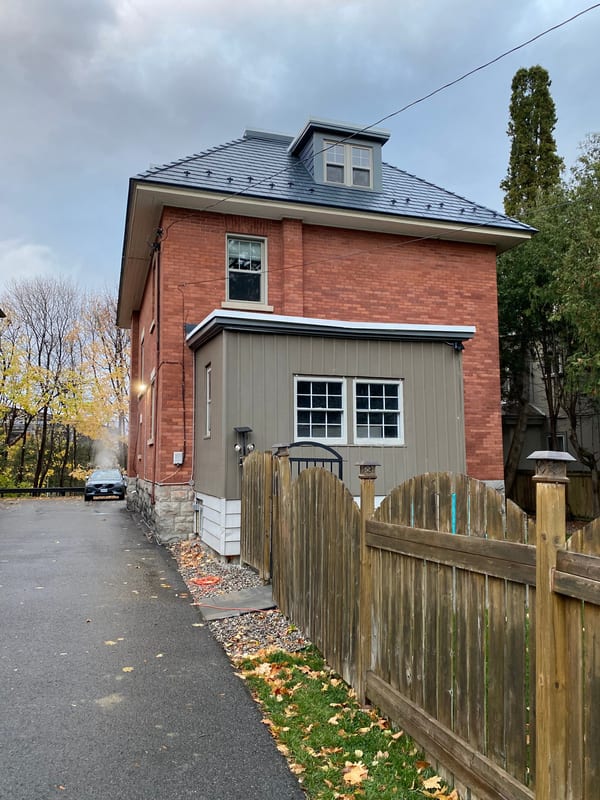 Interlock Aluminum Slate Metal Roofing – Deep Charcoal | Ottawa, ON (Rear elevation)