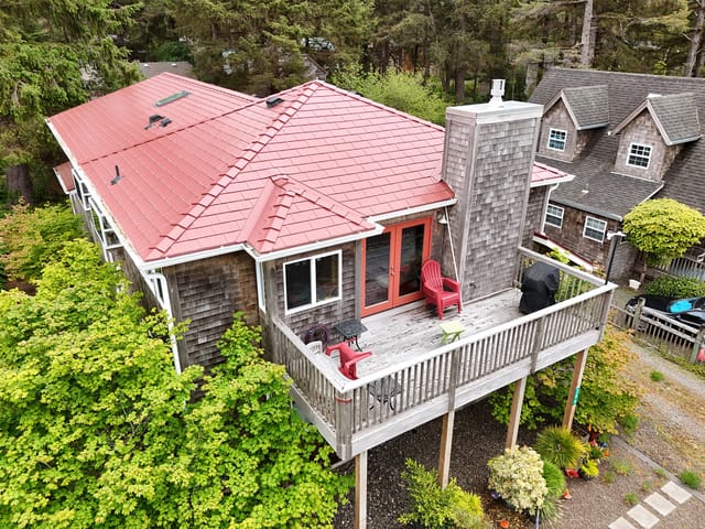 Tile Red Interlock metal roof in Manzanita, OR