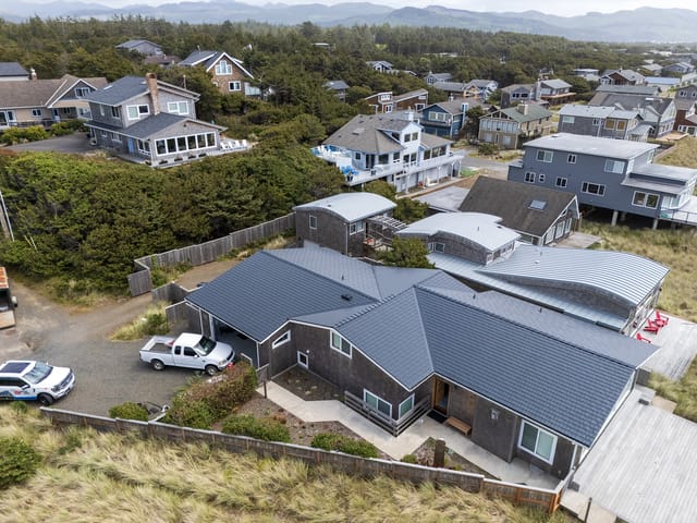 Black Interlock metal roof in Manzanita, OR