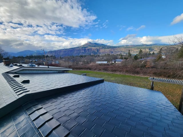 Black Interlock metal roof in Hood River, OR