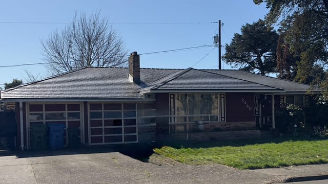 Deep Charcoal Interlock metal roof in Salem, OR