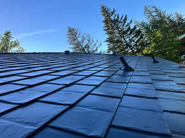 Deep Charcoal Interlock metal roof in Lake Oswego, OR