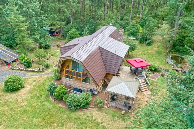 Colonial Brown Interlock metal roof in Yacolt, WA