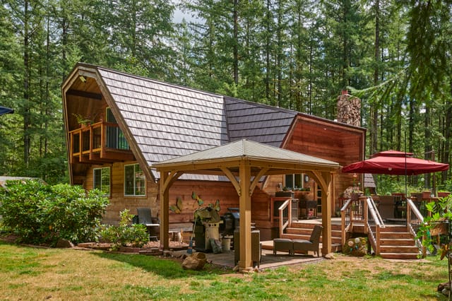 Colonial Brown Interlock metal roof in Yacolt, WA