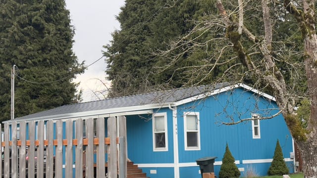 Deep Charcoal Interlock metal roof in Castle Rock, WA