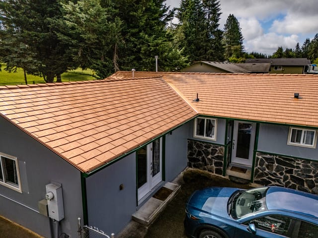 Copper Penny Interlock metal roof in Castle Rock, WA