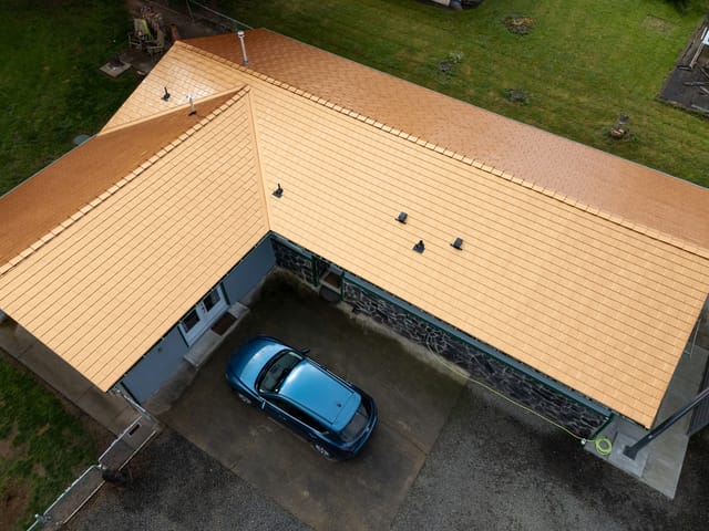 Copper Penny Interlock metal roof in Castle Rock, WA