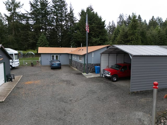 Copper Penny Interlock metal roof in Castle Rock, WA