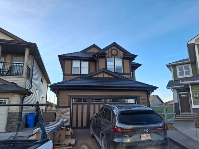 Interlock Aluminum Slate Metal Roofing – Black | Calgary, AB (Front elevation)