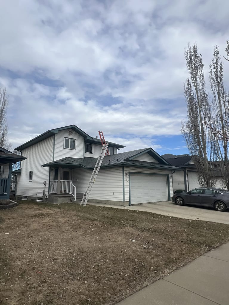 Interlock Aluminum Slate Metal Roofing – Hunter Green | St. Albert, AB (Front elevation)