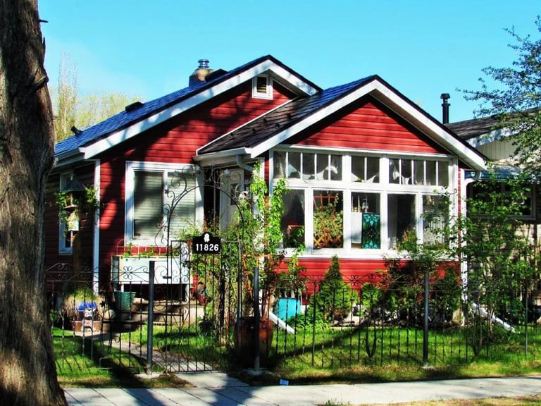 Interlock Aluminum Slate Metal Roofing – Black | Edmonton, AB (Front-left elevation)
