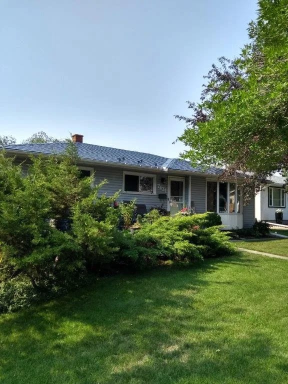 Interlock Aluminum Slate Metal Roofing – Black | Calgary, AB (Front-left elevation)