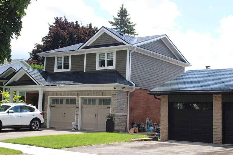 Interlock Aluminum Slate Metal Roofing – Black | Markham, ON (Front-right elevation)