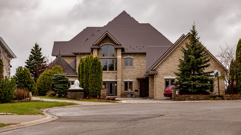 Interlock Aluminum Slate Metal Roofing – Tudor Brown | Sudbury, ON