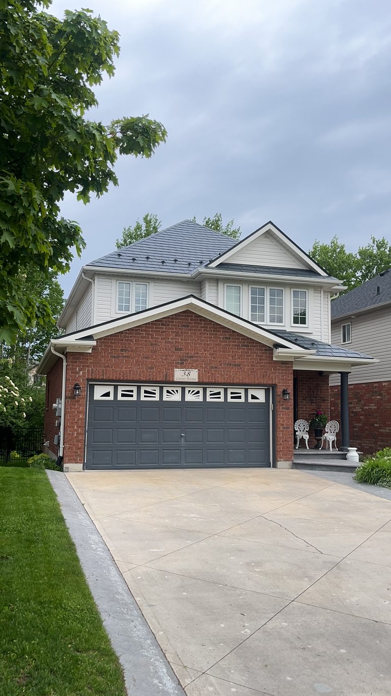 Interlock Aluminum Slate Metal Roofing – Deep Charcoal | Collingwood, ON