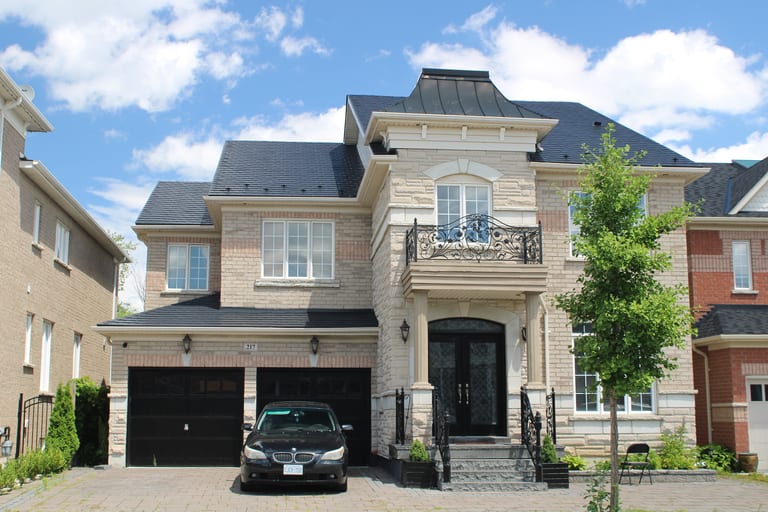 Interlock Aluminum Slate Metal Roofing – Black | Markham, ON (Front elevation)