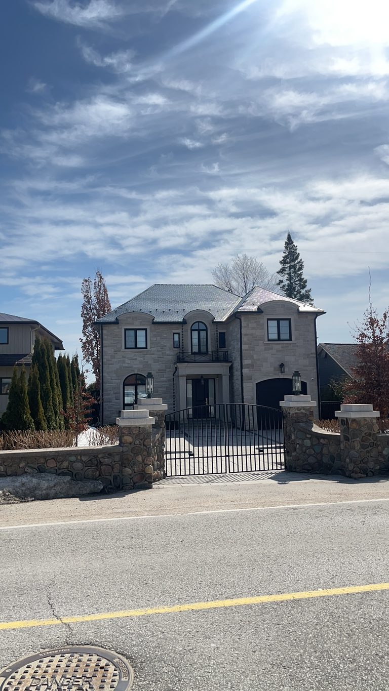 Interlock Aluminum Cedar Shingle Metal Roofing – Deep Charcoal | Innisfil, ON (Street view)