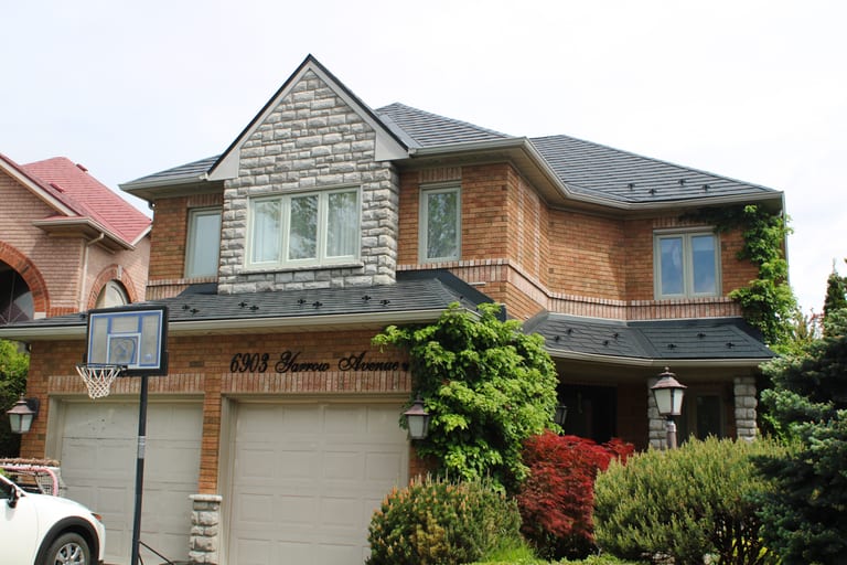 Interlock Aluminum Slate Metal Roofing – Black | Mississauga, ON (Front-right elevation)
