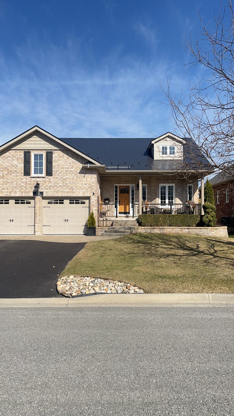 Interlock Aluminum Slate Metal Roofing – Black | Cobourg, ON (Front elevation)