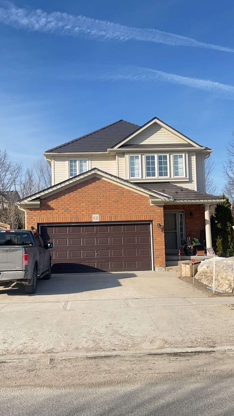 Interlock Aluminum Slate Metal Roofing – Tudor Brown | Collingwood, ON (Front elevation)