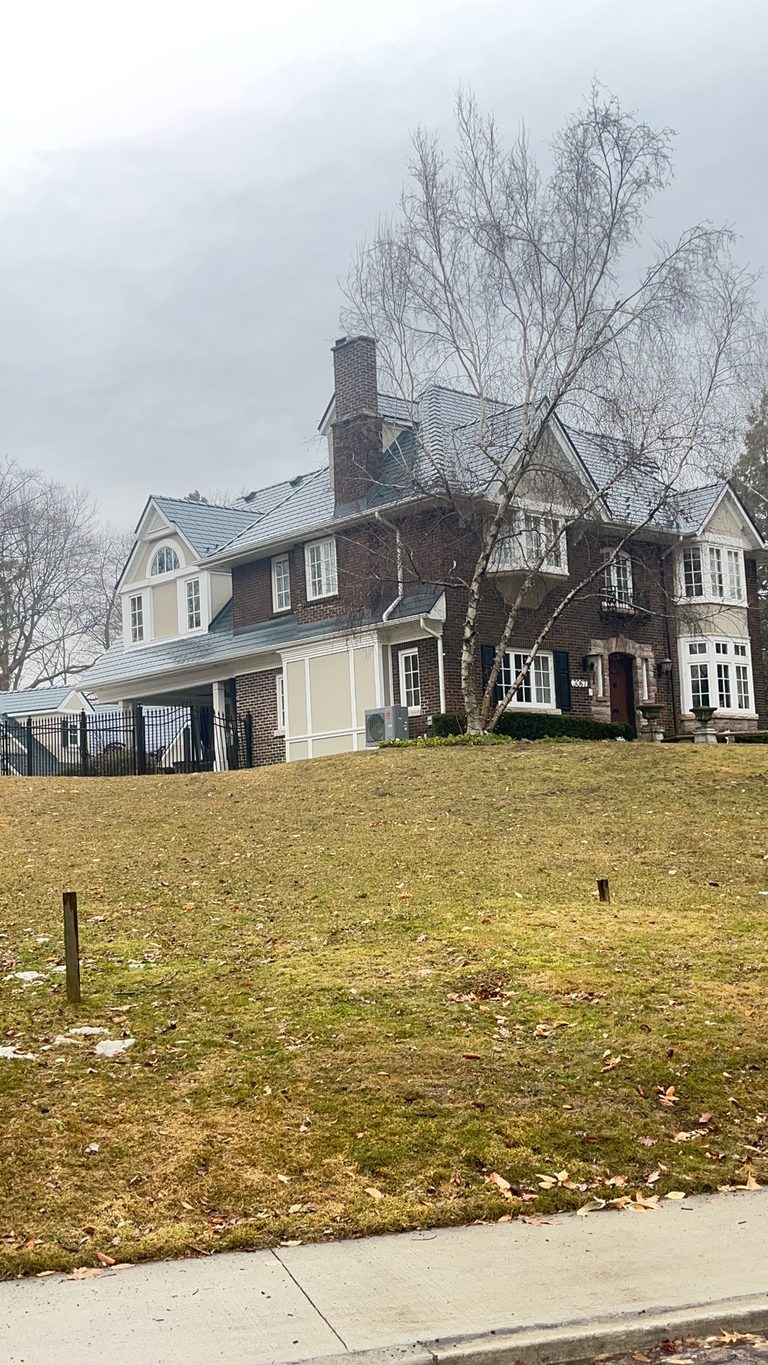 Interlock Aluminum Slate Metal Roofing – Deep Charcoal | Burlington, ON (Front elevation)