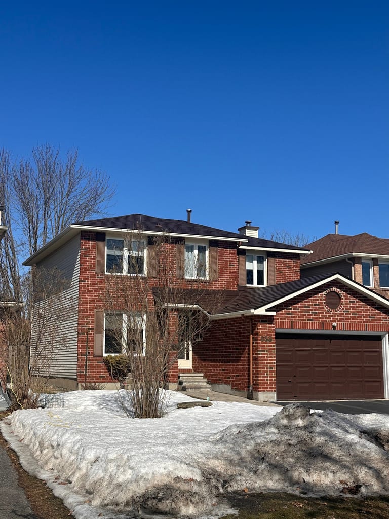Interlock Aluminum Slate Metal Roofing – Colonial Brown | Ottawa, ON (Front-left elevation)