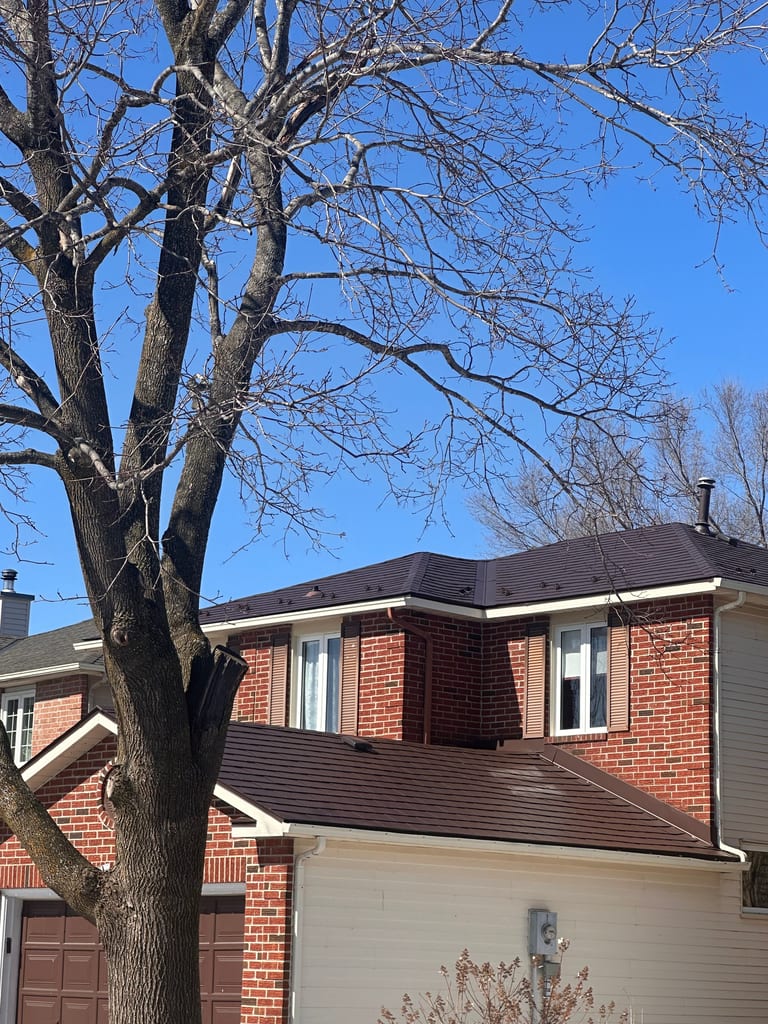 Interlock Aluminum Slate Metal Roofing – Colonial Brown | Ottawa, ON (Front-right elevation)
