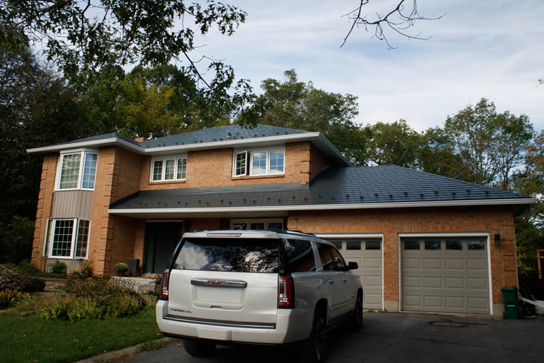 Interlock Aluminum Slate Metal Roofing – Deep Charcoal | Kingston, ON