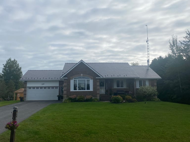 Interlock Aluminum Slate Metal Roofing – Tudor Brown | Winchester, ON (Front elevation)