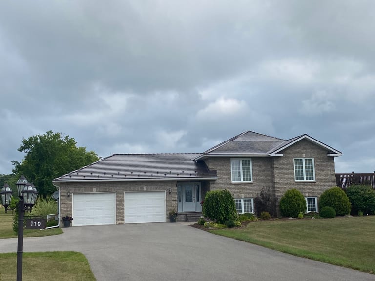 Interlock Aluminum Cedar Shingle Metal Roofing – Tudor Brown | Frankford, ON (Front elevation)