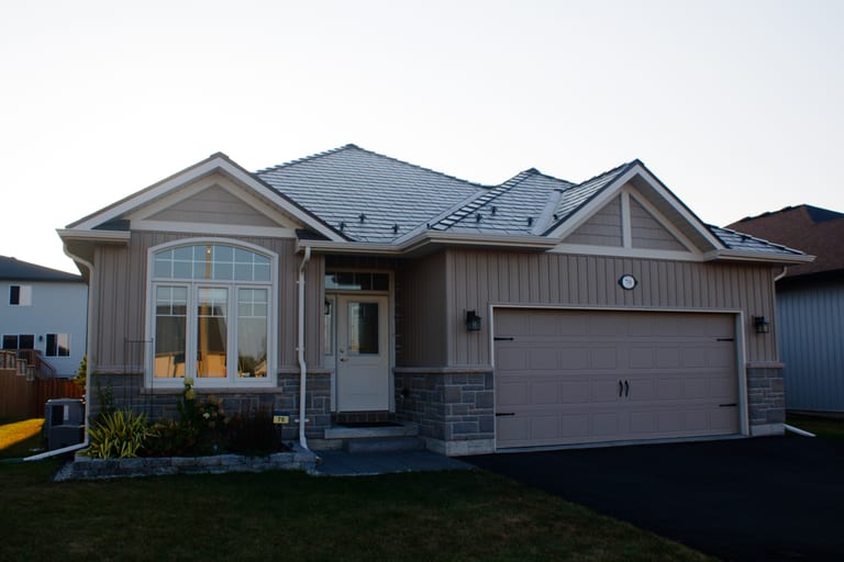 Interlock Aluminum Slate Metal Roofing – Tudor Brown | Belleville, ON