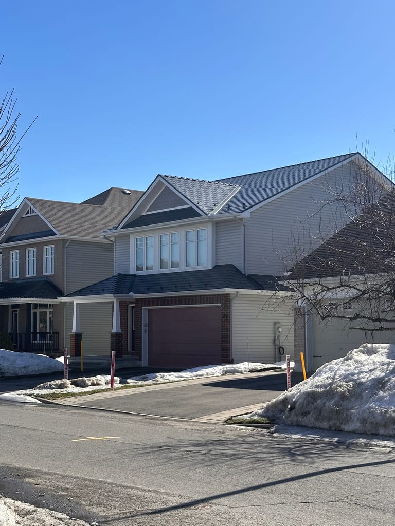 Interlock Aluminum Slate Metal Roofing – Deep Charcoal | Orleans, ON